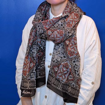 Foulard "Méandres" noir/indigo/garance