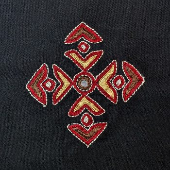 broderie Flocon marron/bordeaux