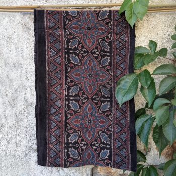 Bordure en velours côtelé noir-indigo-garance ALTHEA