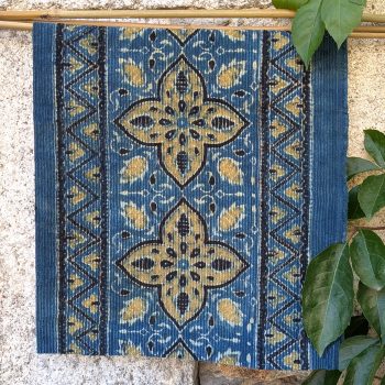 Bordures en velours côtelé